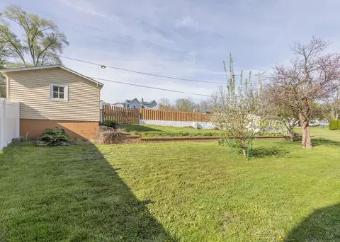 Exterior - 1124 Walnut St, Buffalo, IA 52728 photo 8 of 8