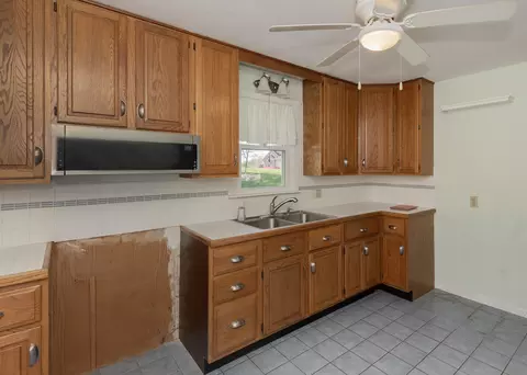 Kitchen - 1124 Walnut St, Buffalo, IA 52728 photo 2 of 2