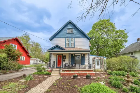 801 S Jefferson St, Woodstock, IL 60098