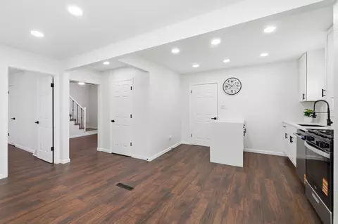 Entry Way - 8622 S 78th Ave, Bridgeview, IL 60455 photo 1 of 3