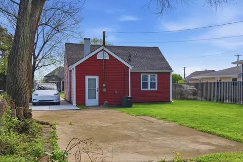 Exterior - 8622 S 78th Ave, Bridgeview, IL 60455 photo 2 of 3