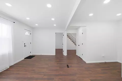 Living - 8622 S 78th Ave, Bridgeview, IL 60455 photo 1 of 3