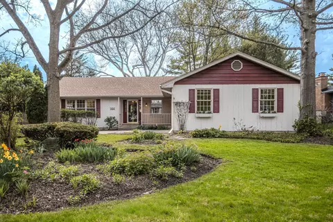 915 S Jefferson St, Batavia, IL 60510