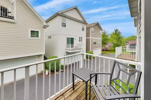 Exterior - 1331 Avery Ave, Wheaton, IL 60187 photo 5 of 6