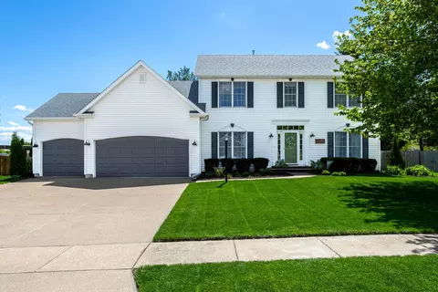 2611 Heather Glen Cir, Bettendorf, IA 52722
