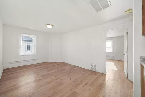 Living - 1095-1097 E Merchant St, Kankakee, IL 60901 photo 5 of 6