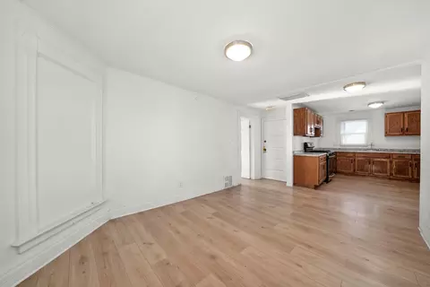 Living - 1095-1097 E Merchant St, Kankakee, IL 60901 photo 6 of 6
