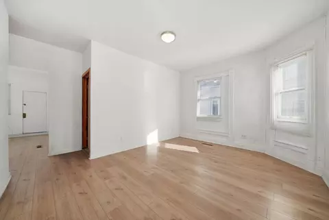 Living - 1095-1097 E Merchant St, Kankakee, IL 60901 photo 2 of 6
