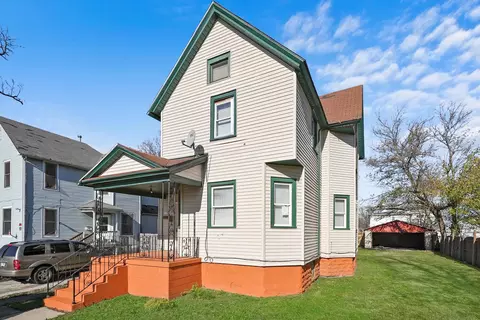 Exterior - 1095-1097 E Merchant St, Kankakee, IL 60901 photo 1 of 2