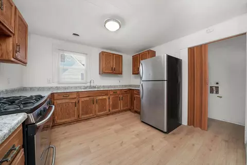 Kitchen - 1095-1097 E Merchant St, Kankakee, IL 60901 photo 3 of 5