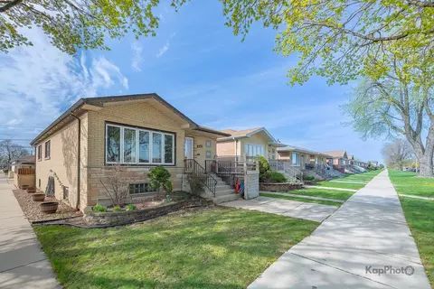 6101 W 63rd Pl, Chicago, IL 60638