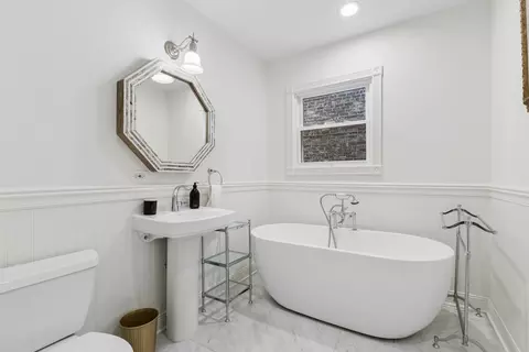 Bath - 2106 W Addison St, Chicago, IL 60618 photo 2 of 4