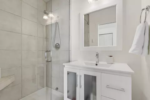 Bath - 2106 W Addison St, Chicago, IL 60618 photo 3 of 4