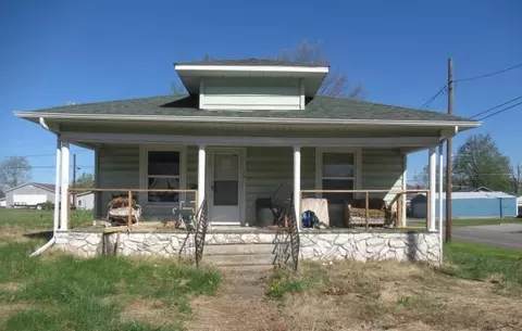401 Maple St, Zeigler, IL 62999