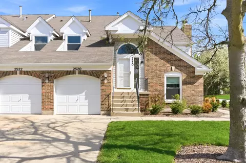2520 Live Oak Ln, Buffalo Grove, IL 60089
