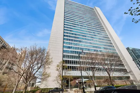 500 W Superior St #813, Chicago, IL 60654