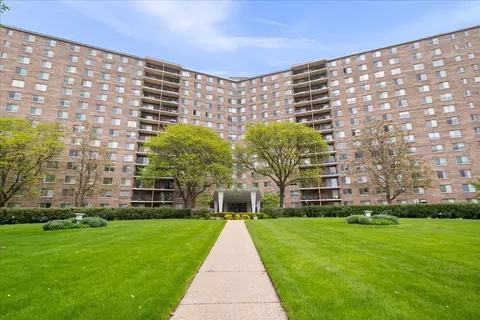 7141 N Kedzie Ave #601, Chicago, IL 60645