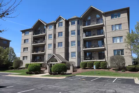 14160 Sheffield Dr #404, Homer Glen, IL 60491