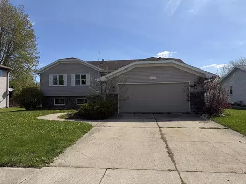 Exterior - 2375 Chestnut Ln, Morris, IL 60450 photo 2 of 7