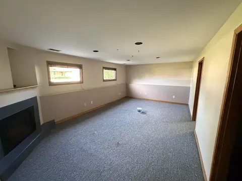 Living - 2375 Chestnut Ln, Morris, IL 60450 photo 4 of 4