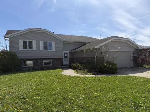 2375 Chestnut Ln, Morris, IL 60450