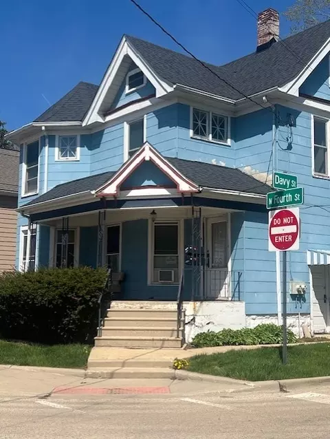 804 N 4th St, Dekalb, IL 60115