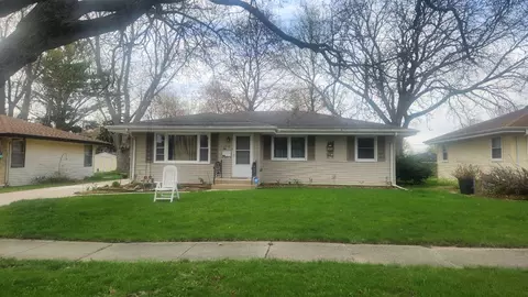 2616 Karen Dr, Rockford, IL 61101