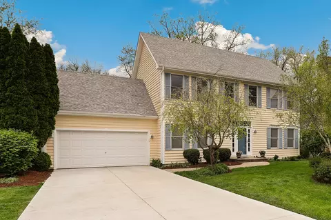26 W180 Arrow Glen Ct, Wheaton, IL 60189