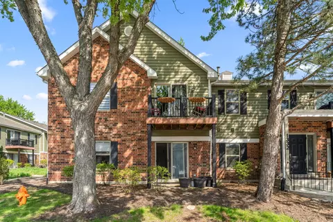 1332 Mcdowell Rd #201, Naperville, IL 60563