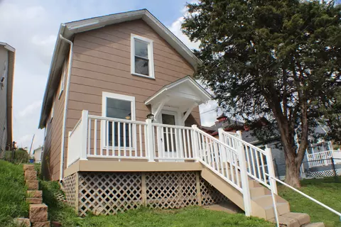 2118 E 12th St, Davenport, IA 52803