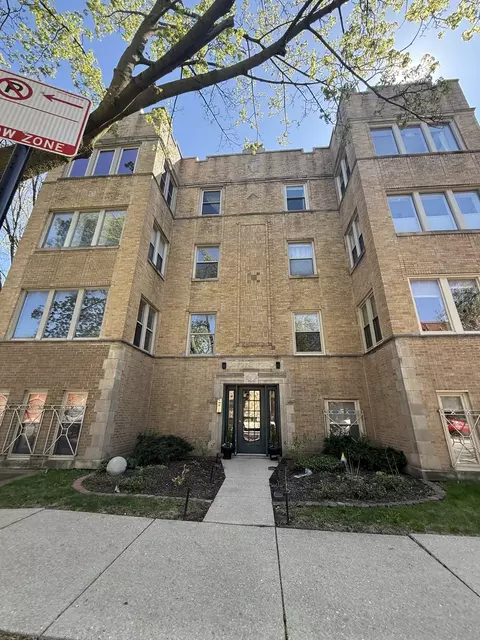 3739 W Wrightwood Ave #1W, Chicago, IL 60647