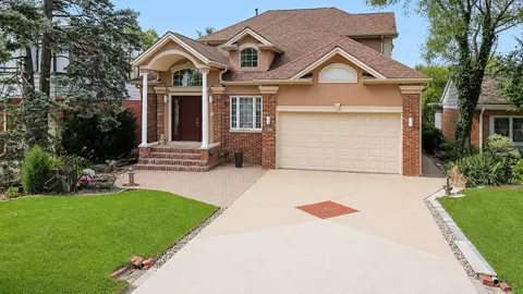1704 Marguerite St, Park Ridge, IL 60068