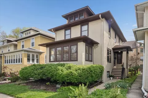 944 N Humphrey Ave, Oak Park, IL 60302