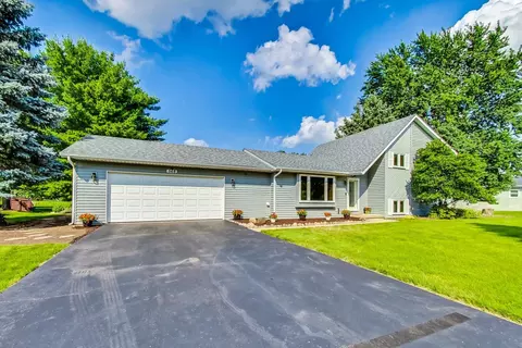 568 Pamela Ct, Gilberts, IL 60136