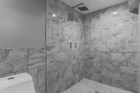 Bath - 3640 W 86th St, Chicago, IL 60652 photo 4 of 5