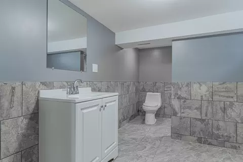 Bath - 3640 W 86th St, Chicago, IL 60652 photo 3 of 5