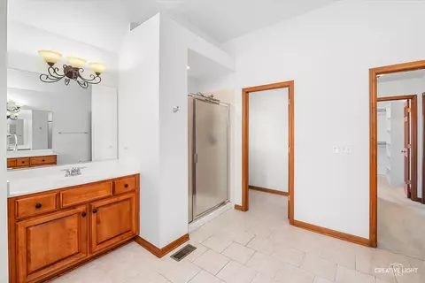 Bath - 25712 Skyline Ct S, Plainfield, IL 60585 photo 2 of 6