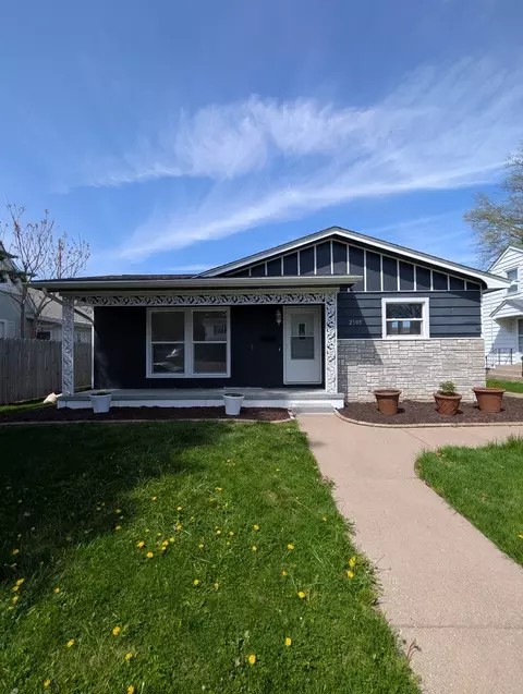 2505 23rd Avenue B Ave, Moline, IL 61265