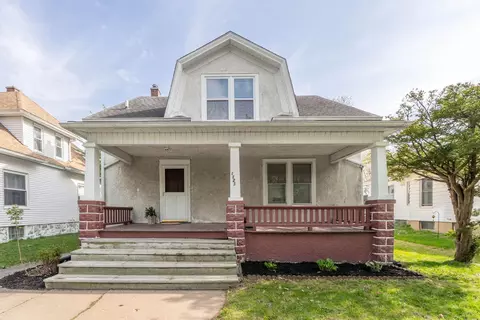1121 W 15th St, Davenport, IA 52804