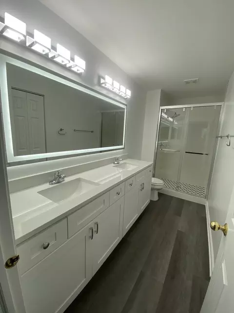 Bath - Undisclosed, Elgin, IL 60120 photo 3 of 4