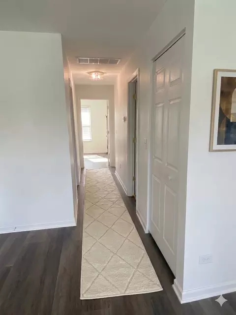 Entry Way - Undisclosed, Elgin, IL 60120 photo 2 of 2