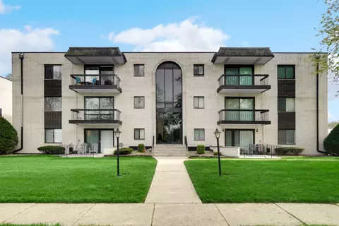 5715 129th St #1C, Crestwood, IL 60418