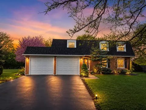 2770 Sioux Trl, Glenview, IL 60026