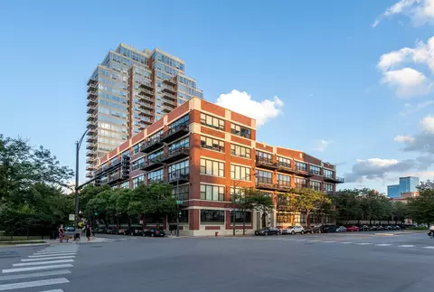 1601 S Indiana Ave #402, Chicago, IL 60616