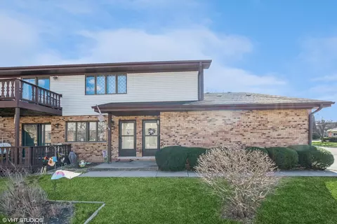 214 Manor Dr #C, New Lenox, IL 60451