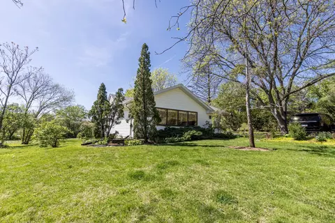 11 S104 Jackson St, Burr Ridge, IL 60527
