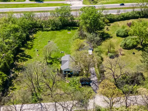 11 S104 Jackson St, Burr Ridge, IL 60527