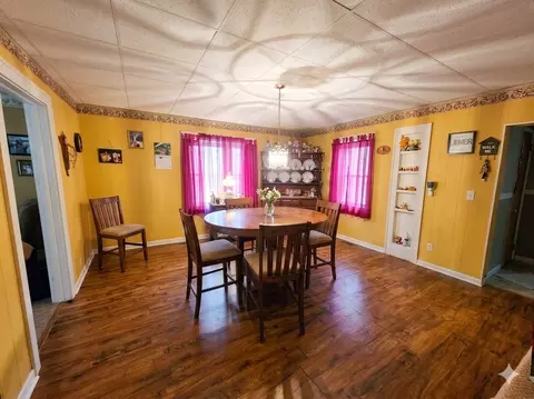 Dining - 216 E Franklin St, Olney, IL 62450 photo 1 of 1