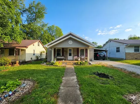 216 E Franklin St, Olney, IL 62450