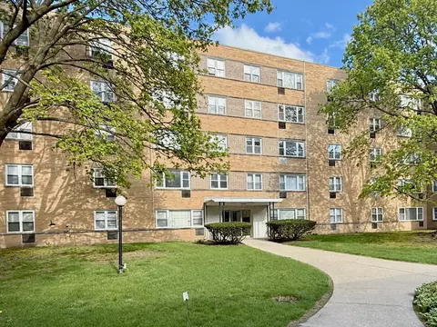 2025 W Granville Ave #B110, Chicago, IL 60659